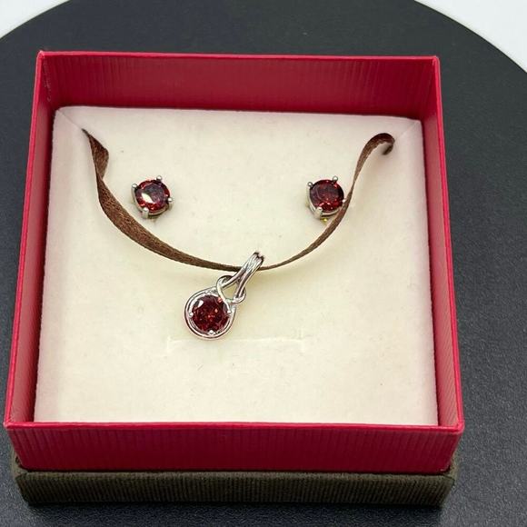 Angara Sterling Silver 925 Garnet Knot Pendant and Stud Earring Set July New - Picture 2 of 12